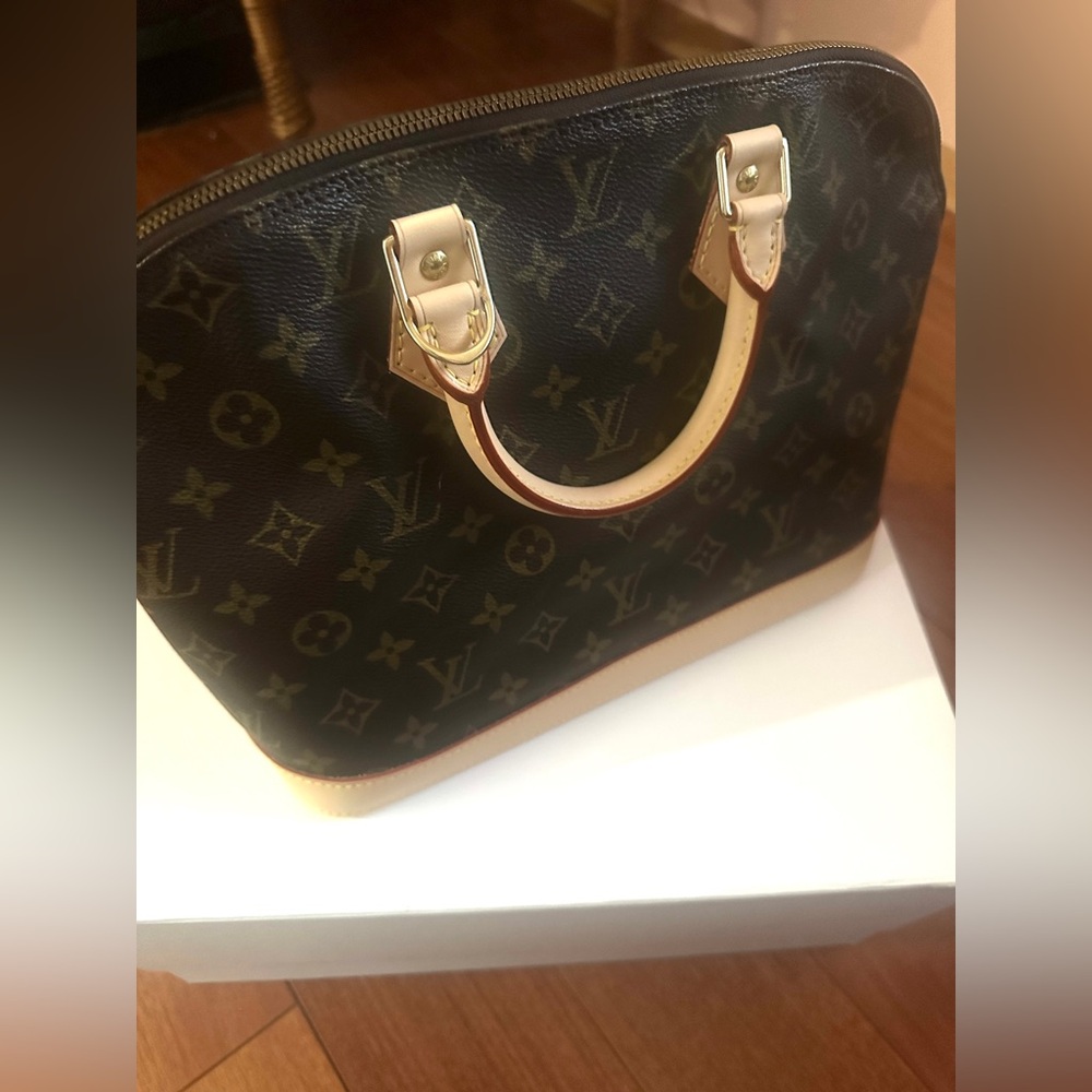 Louis Vuitton Alma PM - Picture 2 of 10